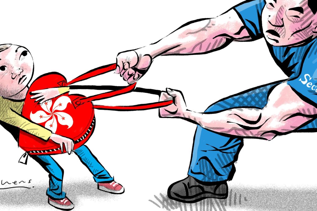 <p>Stephanie Cheung says accountability is necessary in both the luggage affair involving the chief executive’s daughter and the mystery over bookseller Lee Po’s disappearance </p>