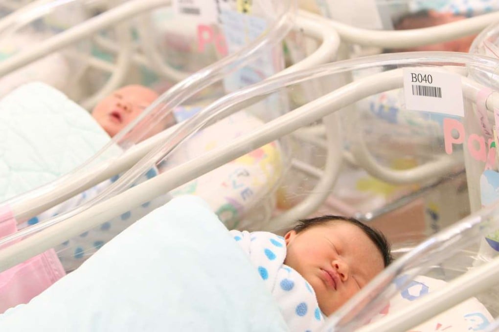 Three years after Chief Executive Leung Chun-ying announced a “zero-quota” policy to ban mainland women from having babies in Hong Kong, there are still about 800 cross-border births every year. Photo: SCMP