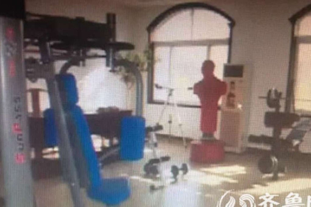 The gym equipped with stolen goods at the thieves house. Photo: Shandong Television