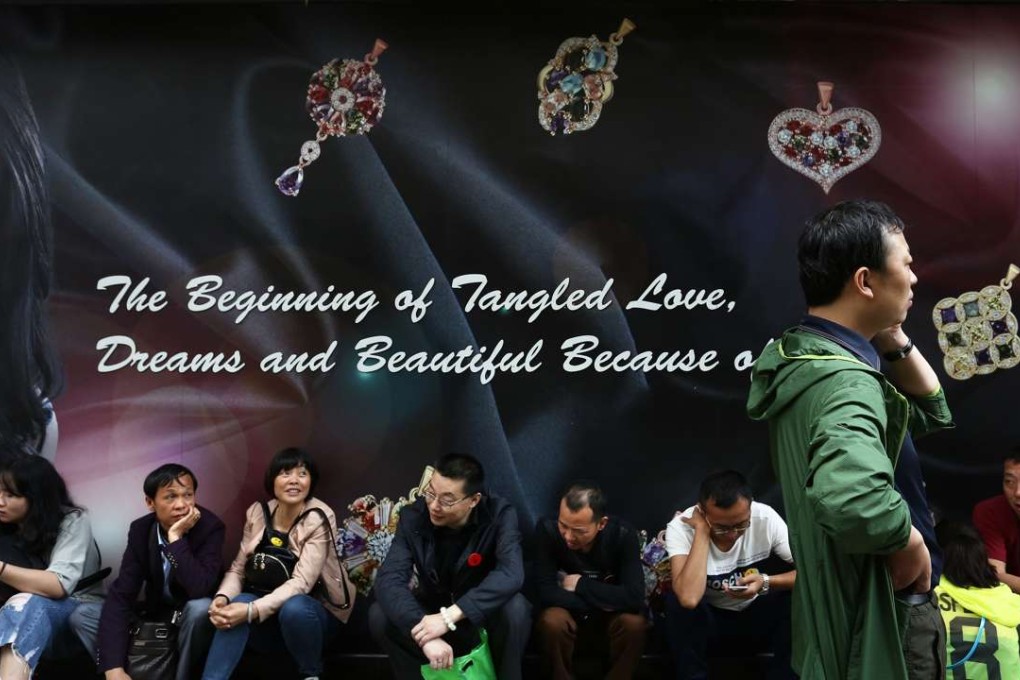Mainland tour shoppers on Man Lok Street in Hung Hom. Photo: Jonathan Wong