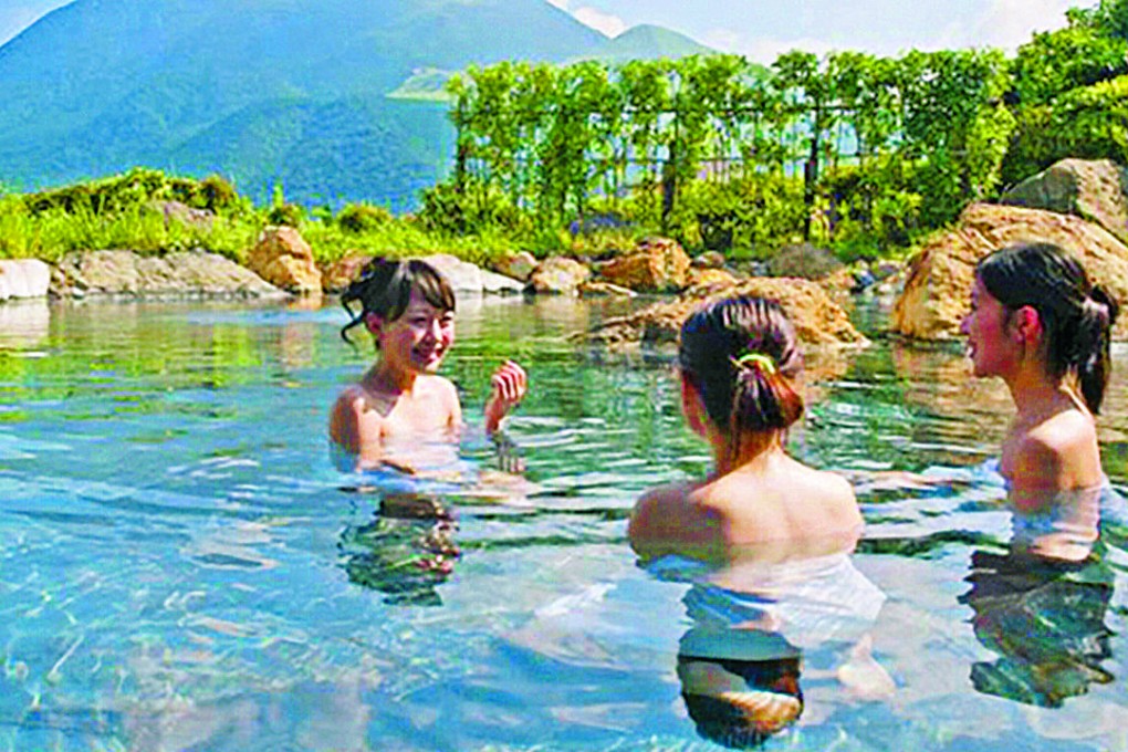 トップス penultimate ONSEN AFTER EARTHQUAKE penultimate ONSEN AFTER EARTHQUAKE Hot spring facility heavily