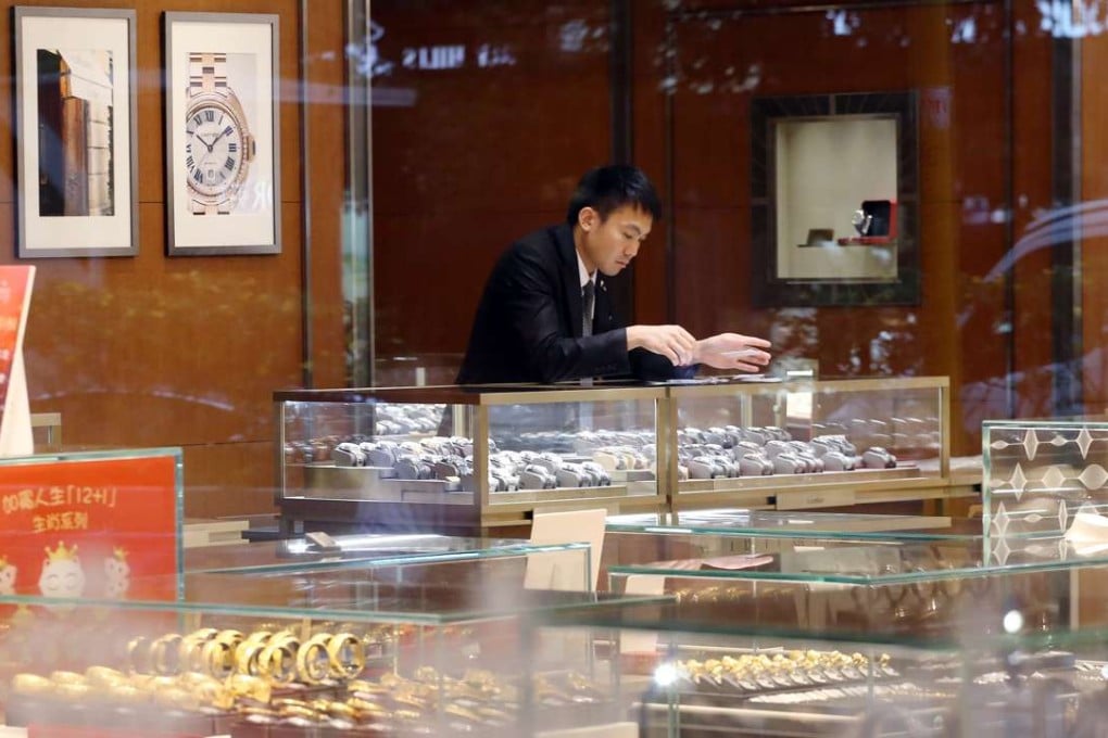 Jewellery, watches and other valuable gifts, usually popular with mainland visitors, plunged by 20.3 per cent. Photo: Felix Wong