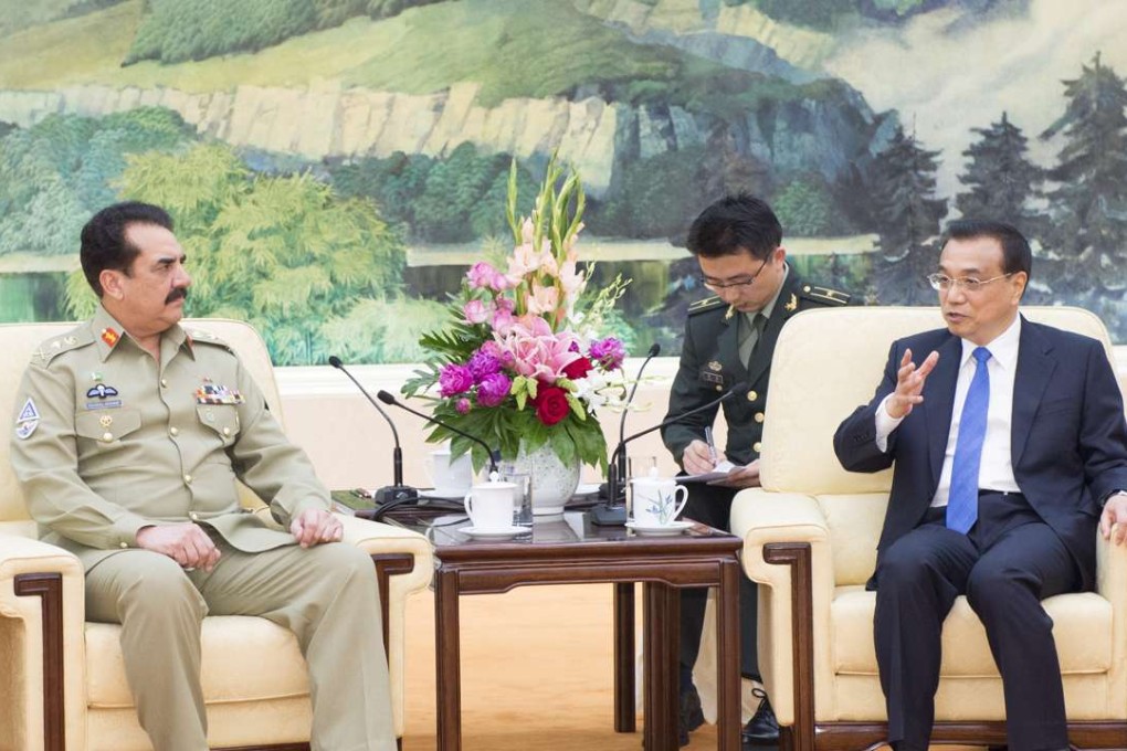 Pakistan’s General Raheel Sharif meets Chinese Premier Li Keqiang in Beijing on Monday. Photo: Xinhua