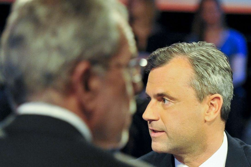 Alexander Van der Bellen (left) and Norbert Hofe, candidates for the Austrian presidential election take part in a television debate in Vienna, on May 19, 2016. Photo: AFP