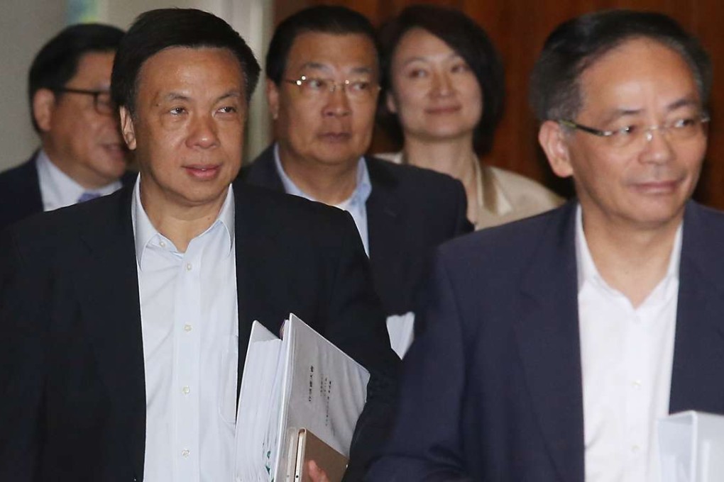 Christopher Chung (left) and Ip Kwok-him(right), attend a Legco meeting. Photo: Dickson Lee