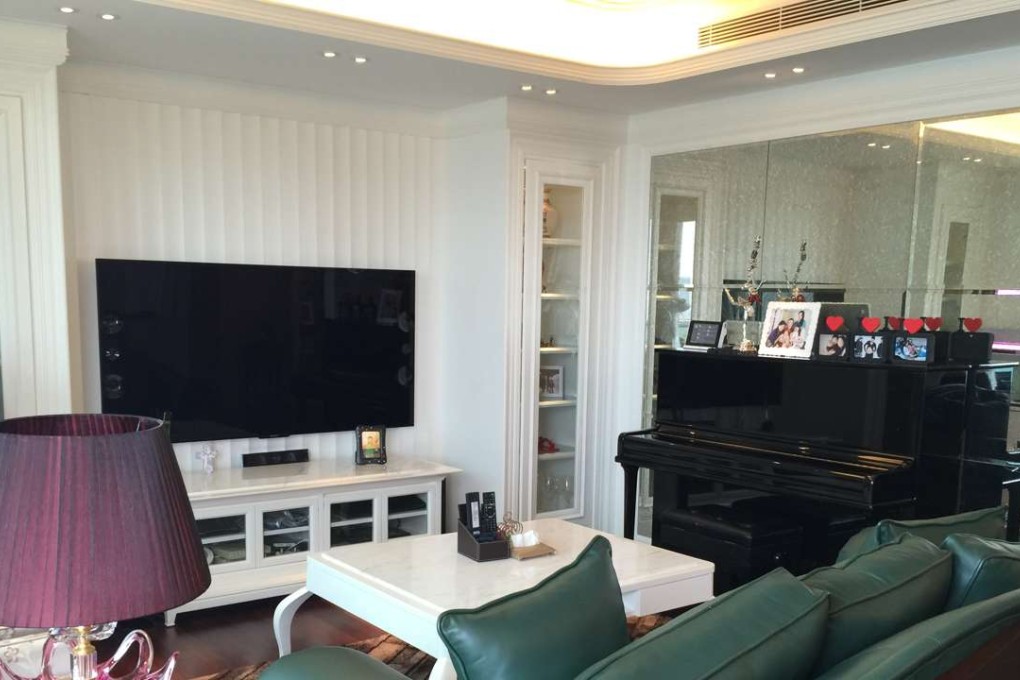 The Mayfair Mid-Levels living room