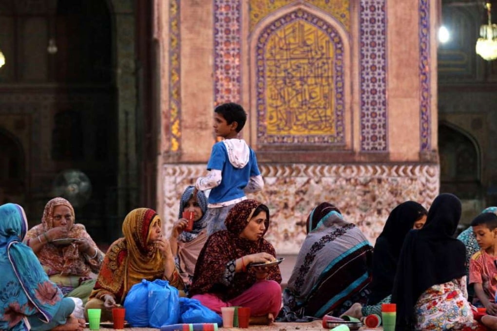 Nearly 1,000 women are killed each year in “honour killings” in Pakistan for allegedly violating conservative norms on love and marriage. Photo: EPA