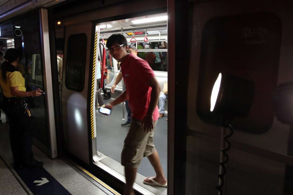 Although the power failure in Central Station on Tuesday did not disrupt train services, passengers were left navigating in the dark for hours. Photo: Robert Ng