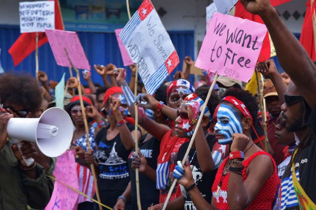 Papuanese students and activists hold a pro-independence protest in Jayapura on May 31, 2016. Indonesian police on May 31 briefly detained hundreds of pro-independence demonstrators in Papua, the latest round-up of protesters in the insurgency-hit eastern region. Photo: AFP