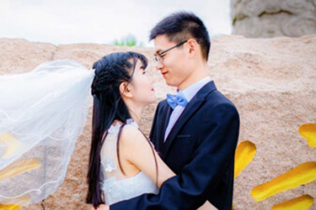 The couple pictured in their wedding photographs. Photo: Sina.com