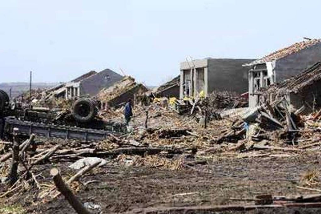 At least powerful tornados struck at the same time across Hailun county in Heilongjiang province on July 31, 1987. Photo: SCMP Pictures