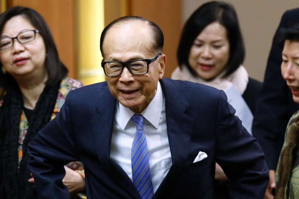 Tycoon Li Ka-shing appears mindful of his corporate social responsibility and willing to try to improve social harmony. Photo: Sam Tsang