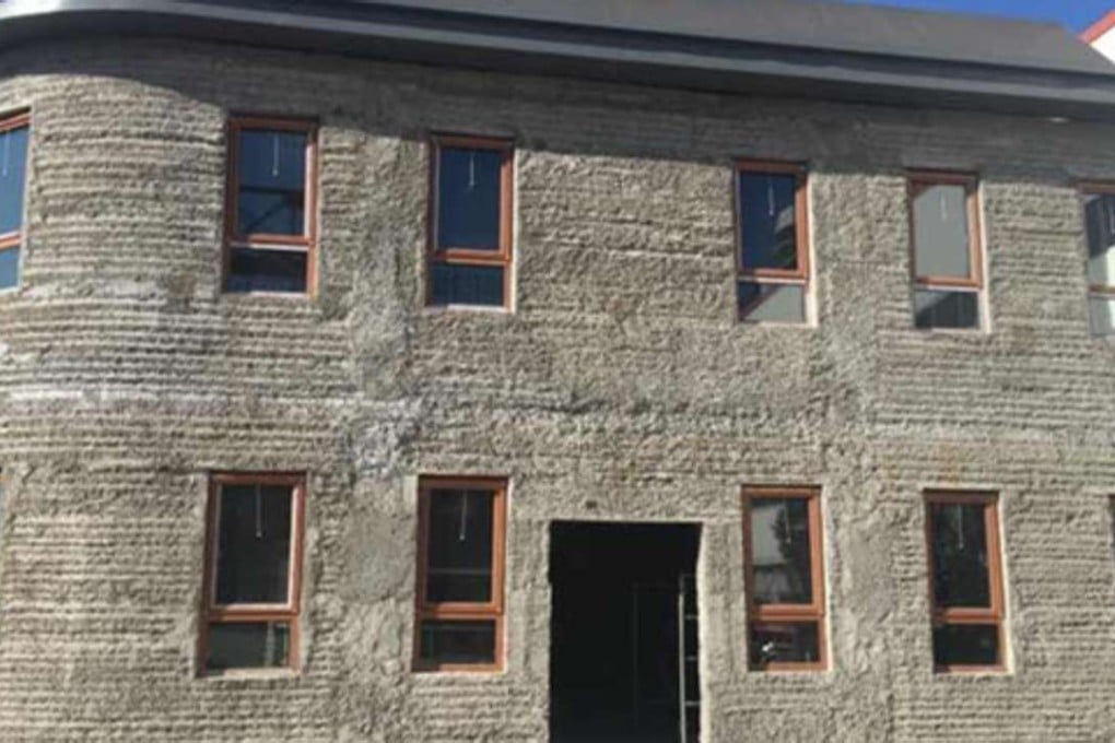 The house built in Beijing from prefabricated steel and concrete sections, which were created with a 3D printer and later assembled on site. Photo: Hexun. com