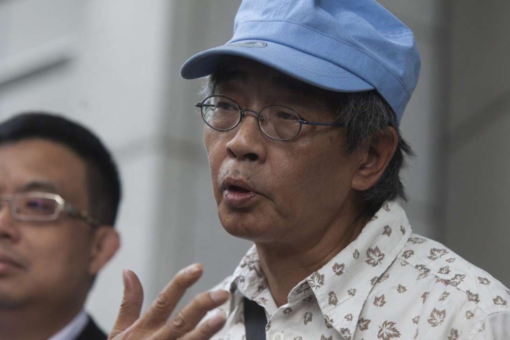 Formerly detained Hong Kong bookseller Lam Wing-kee (right) says mainland officers investigating him were part of a ‘central special investigation unit’. Photo: EPA