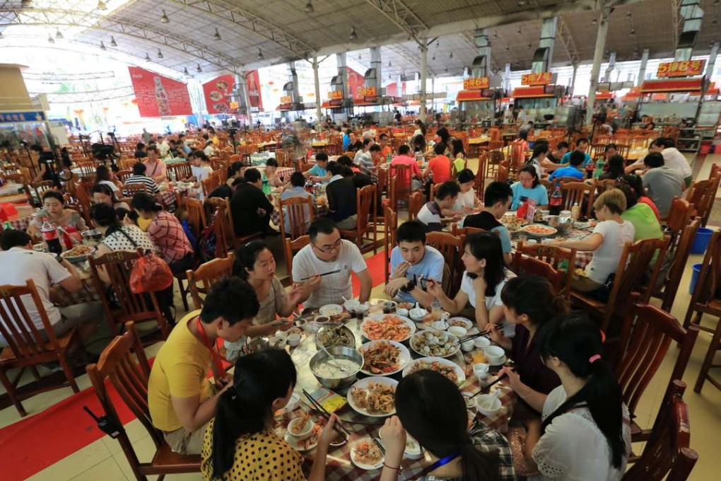 Sanya, with its fishing and seafaring origins, is famous for its seafood restaurants offering a variety of exotic dishes.