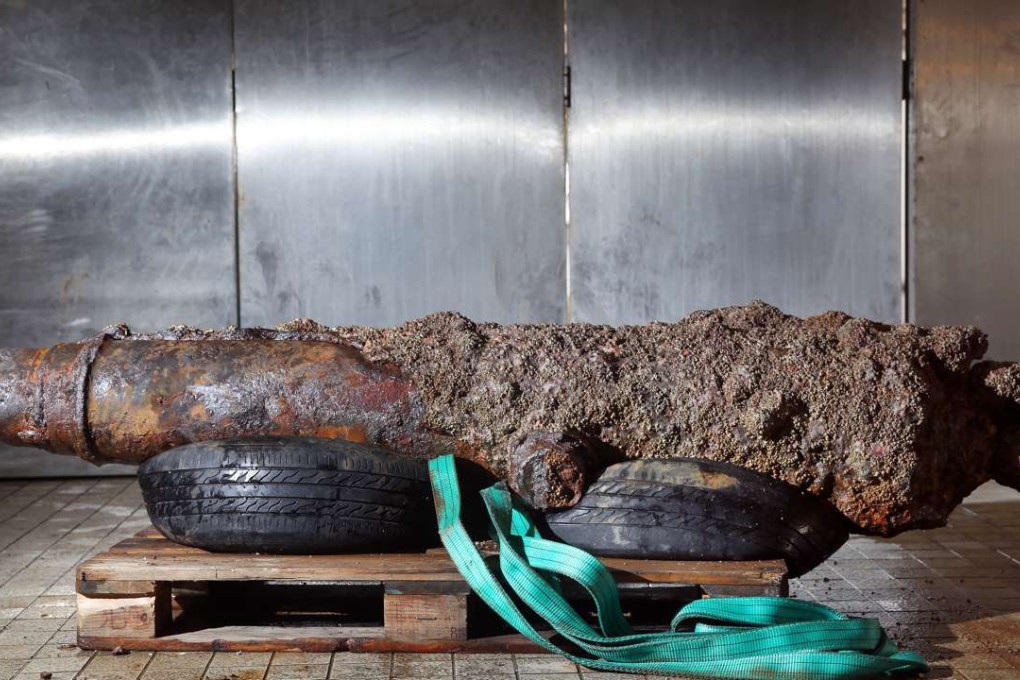 A cannon weighing one tonne dating back to the 19th century, was salvaged off High Island. Photo: Sam Tsang