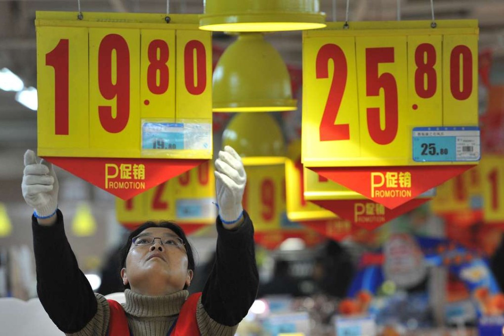 Analysts don’t see inflation figures spiking due to the floods, but a short-term hike in food prices will be an unavoidable. Photo: Reuters