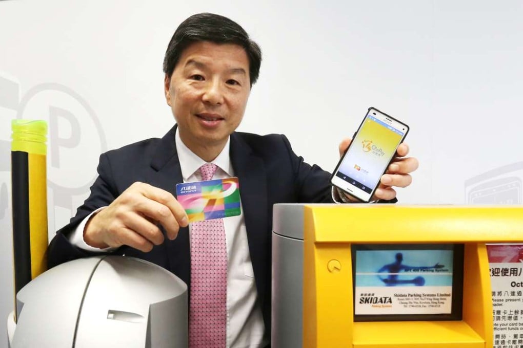 Octopus CEO Sunny Cheung Yiu-tong demonstrates the technology. Photo: Jonathan Wong