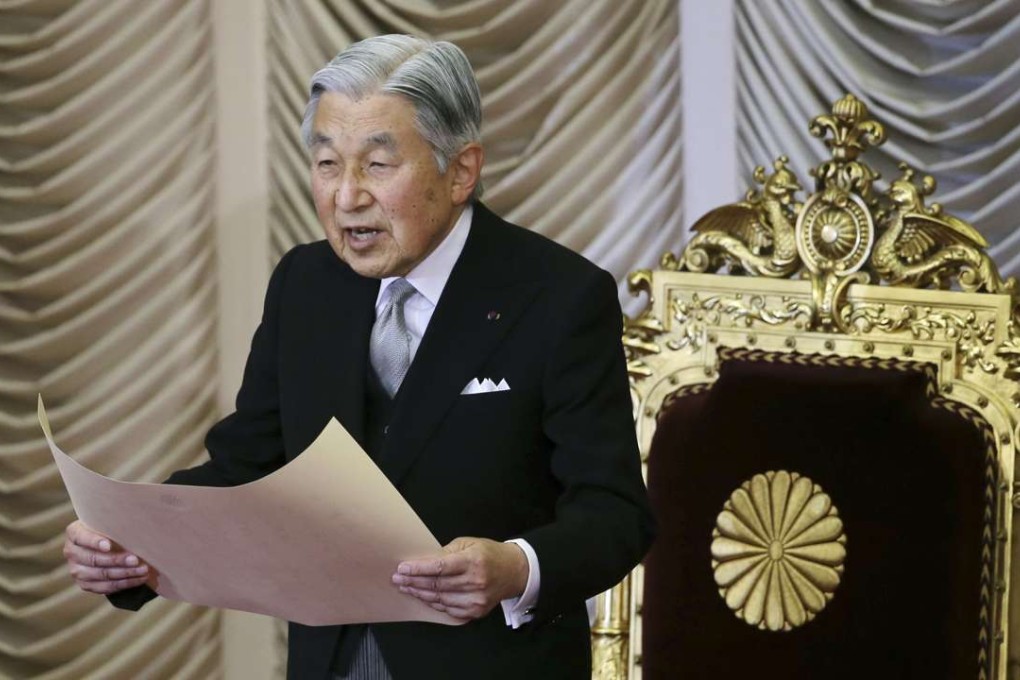 Japan's Emperor Akihito reads a statement to formally open an extraordinary Diet session at the upper house of parliament in Tokyo, on Monday, August 1, 2016. Photo: AP
