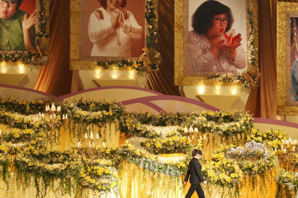 Lydia Shum’s memorial service at the Coliseum was attended by thousands of fans and celebrities. Photo: Martin Chan