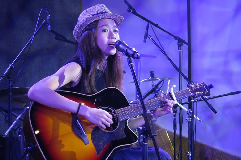 Hey Rachel performs at 1563.