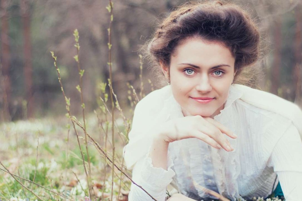 How to avoid looking like a bit part in a play.