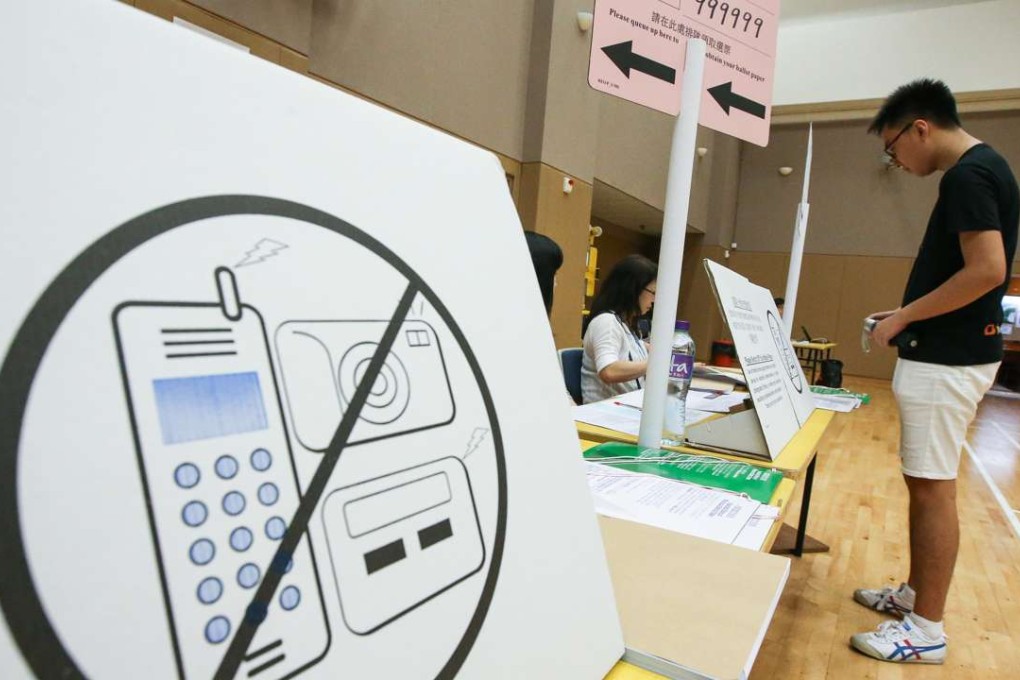 A mock polling station at Leighton Hill Community Hall opens on Monday for six days to help electors familiarise themselves with voting procedures. Photo: Felix Wong