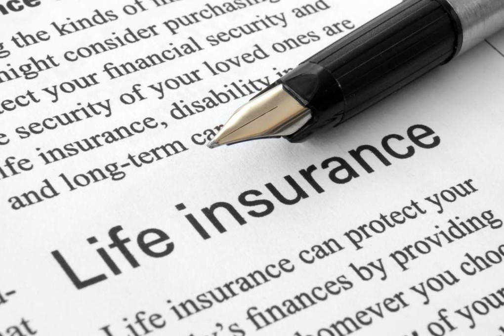 Universal life insurance products, for investment and life insurance purposes, offer guaranteed minimum rates of return for buyers. Photo: iStockphoto