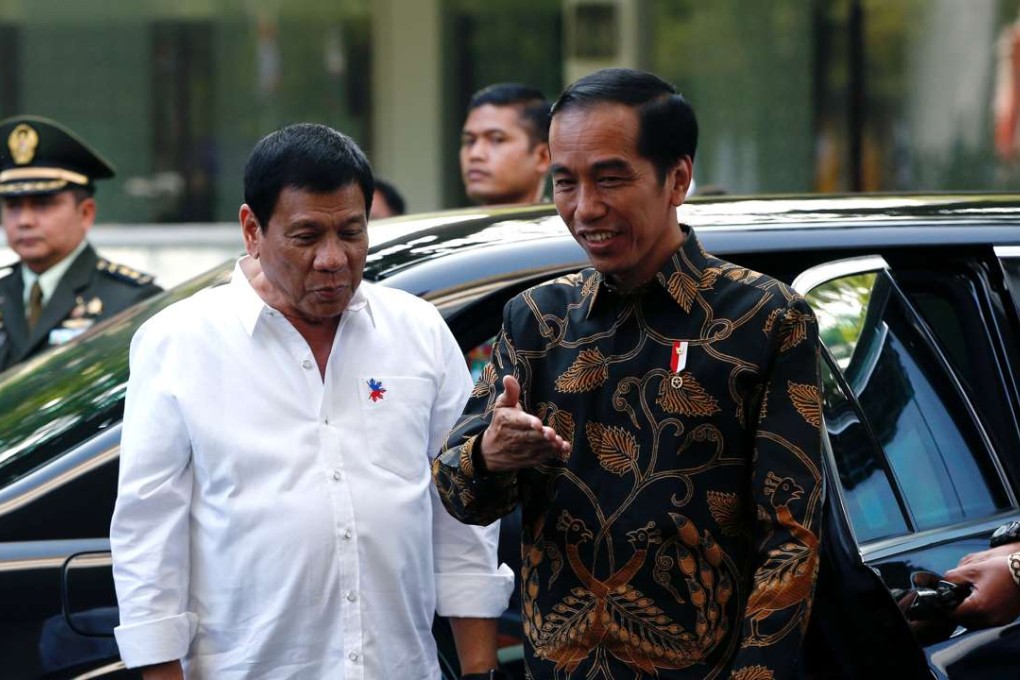 Philippines President Rodrigo Duterte (left) with Indonesian President Joko Widodo. Photo: Reuters