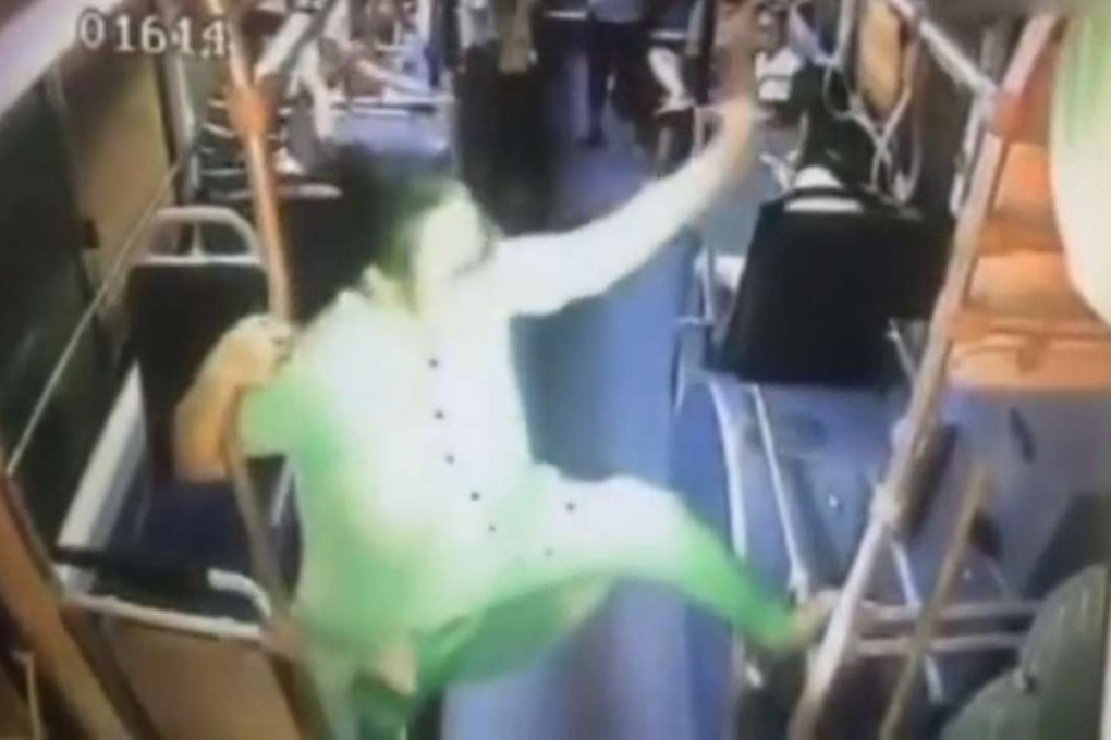The woman caught on surveillance camera showing off her dance moves on the bus. Photo: 163.com
