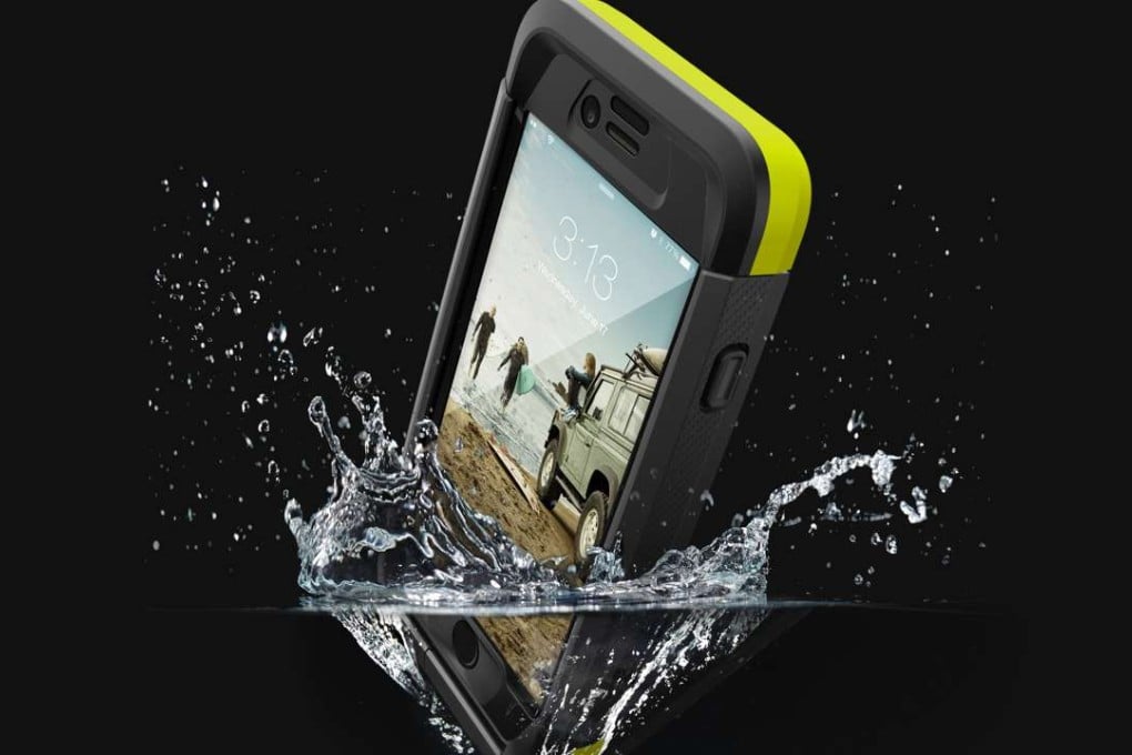 The Thule Atmos X5 waterproof phone case.