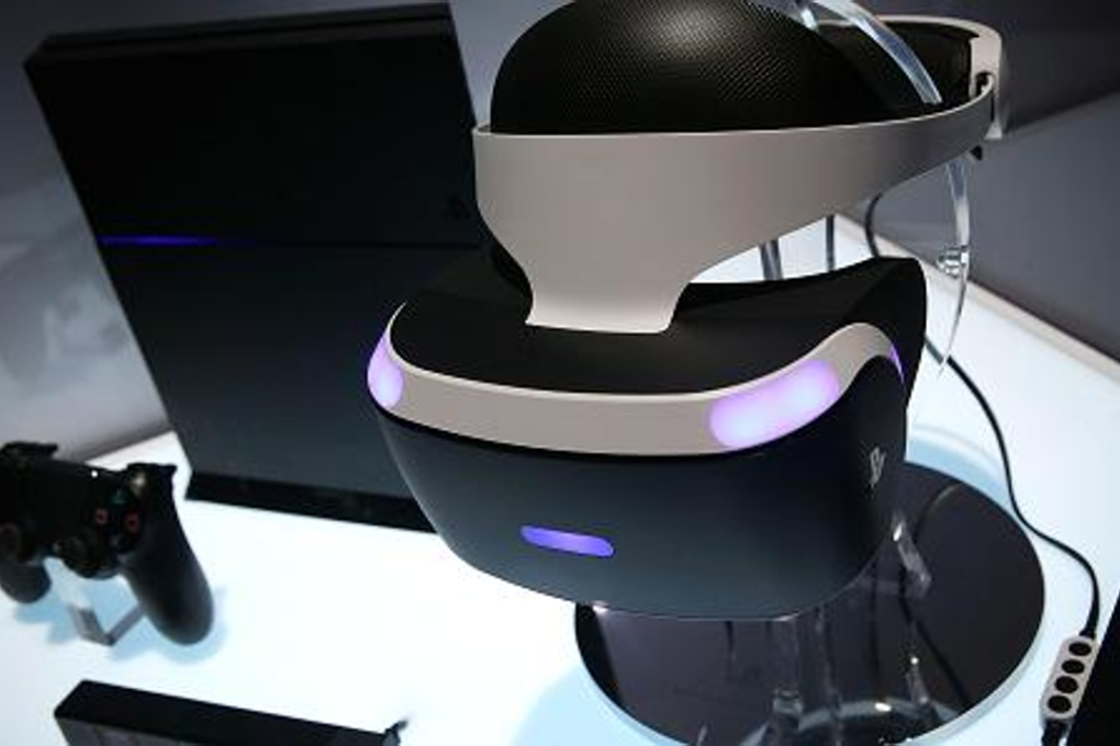 A reference model of the Sony PlayStation VR viewer is on display with a PlayStation 4 system during a CES press event in Las Vegas, Nevada. Photo: Alex Wong/Getty Images