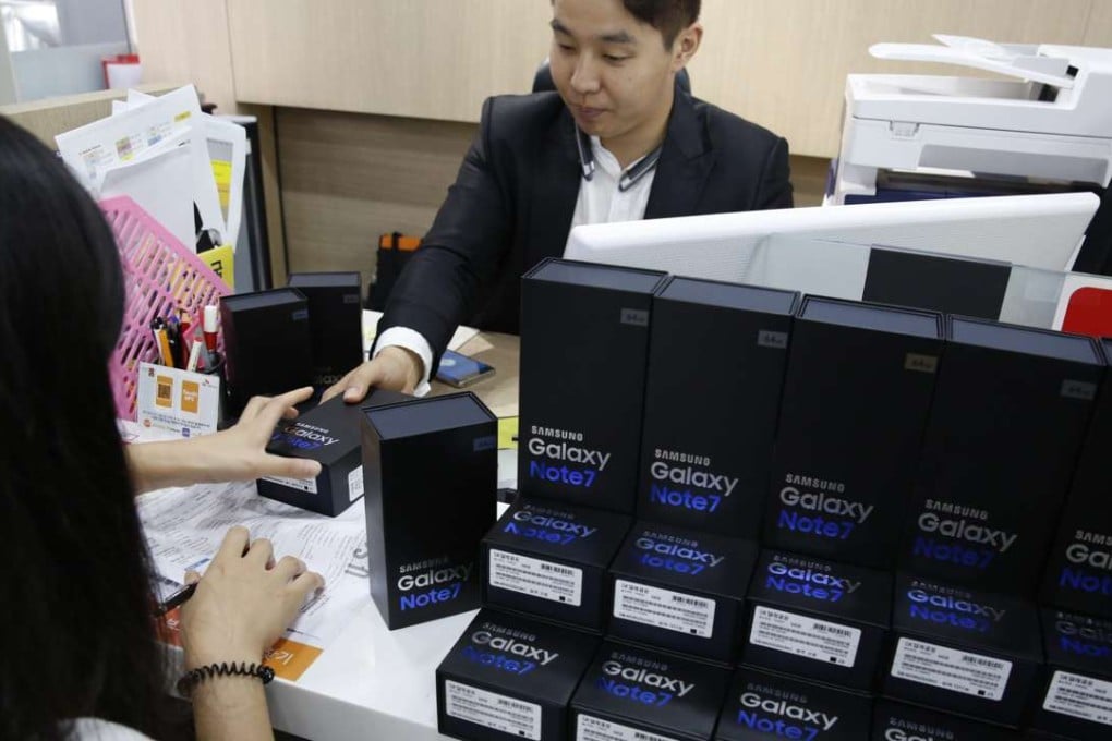 Samsung Electronics launched a replacement programme for the new device in South Korea as part of its global recall, which was announced after dozens of consumers reported battery fires. Photo: EPA