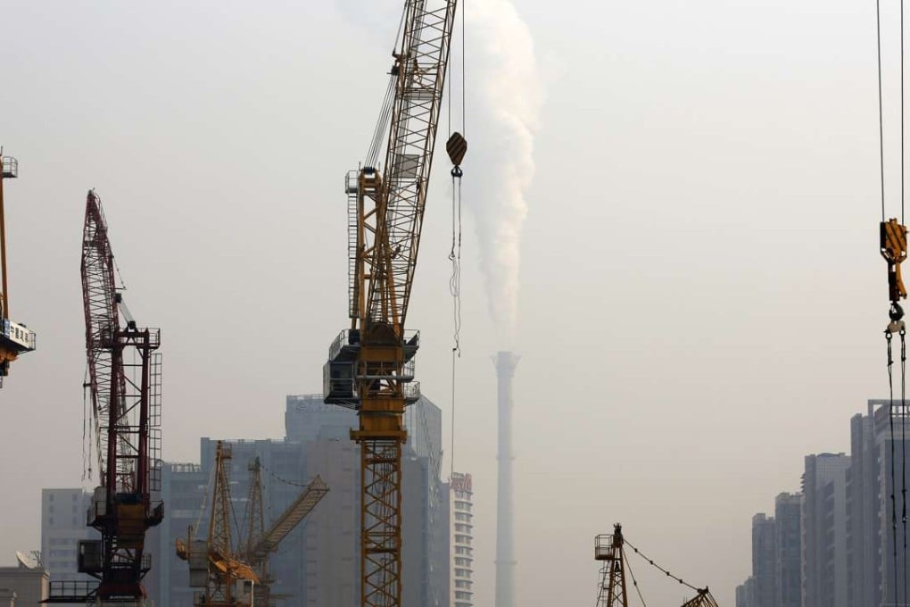 Higher carbon pricing will help reduce investor uncertainty and encourage corporate innovation to cut greenhouse gases and raise energy efficiency. Photo: AP