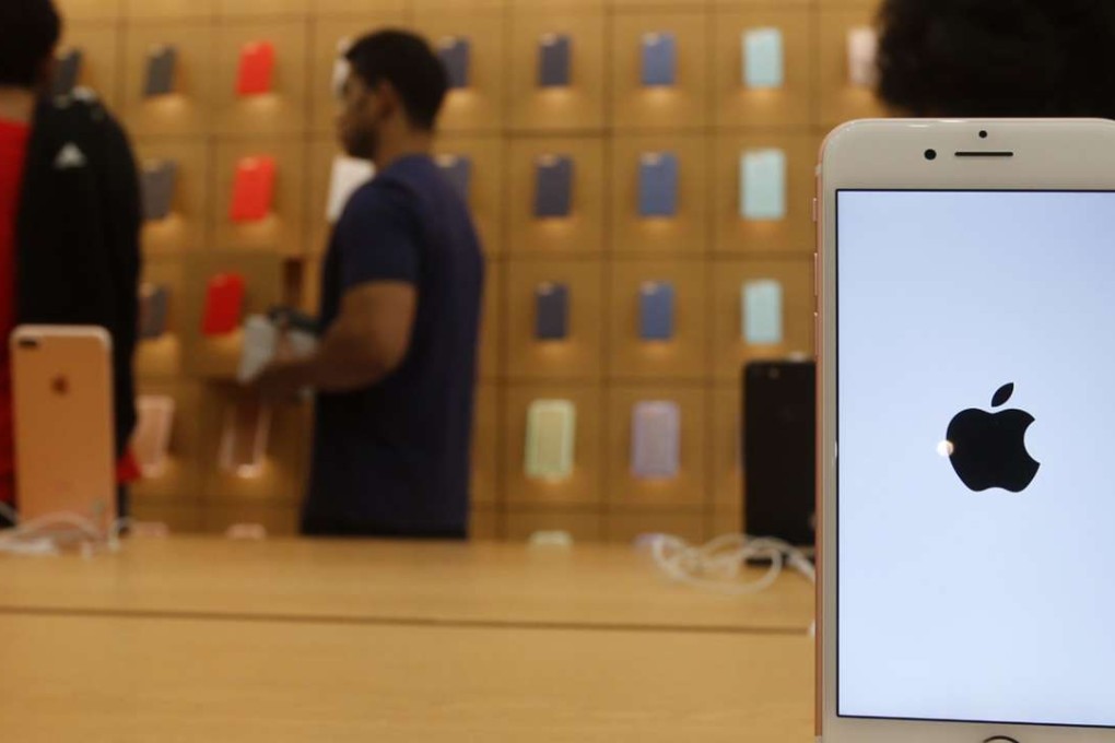 Customers gather at a US tech-giant Apple store during the launch of the new iPhones on September 17, 2016, at the Mall of the Emirates in Dubai. Photo: AFP