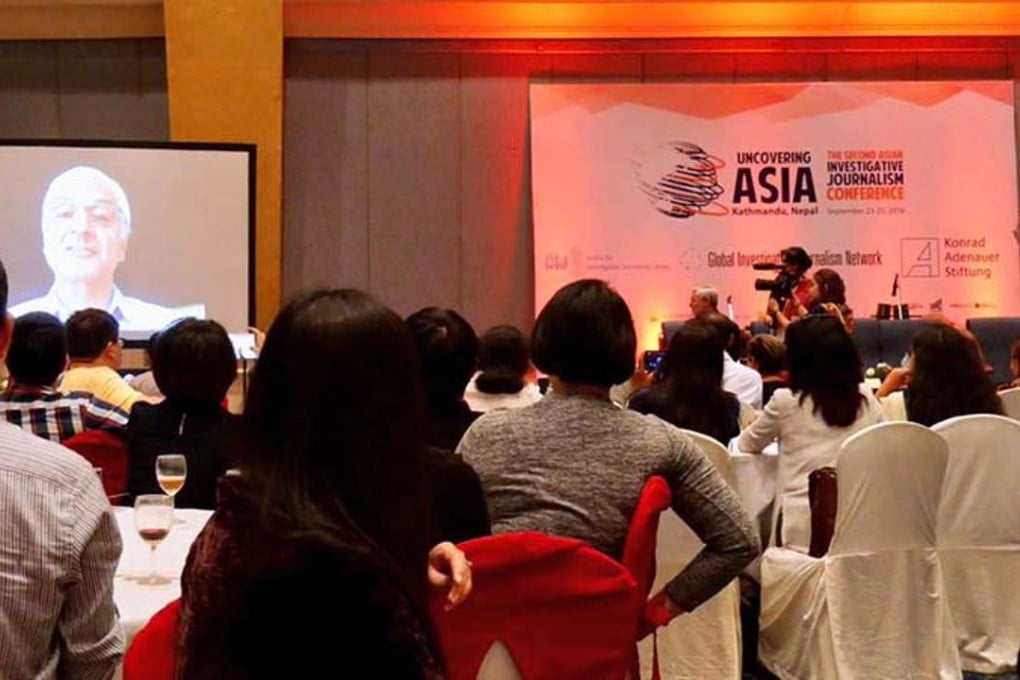 Kunda Dixit addresses the gathering in Nepal of investigative reporters via video chat. Photo: Twitter/The Himalayan Times