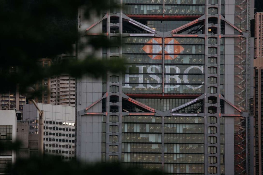 The HSBC assistant manager was given a HK$1,350 gift from the mainland businessman after the bank had queried his business and asked for more supporting documents before approving his account application. Photo: Bloomberg