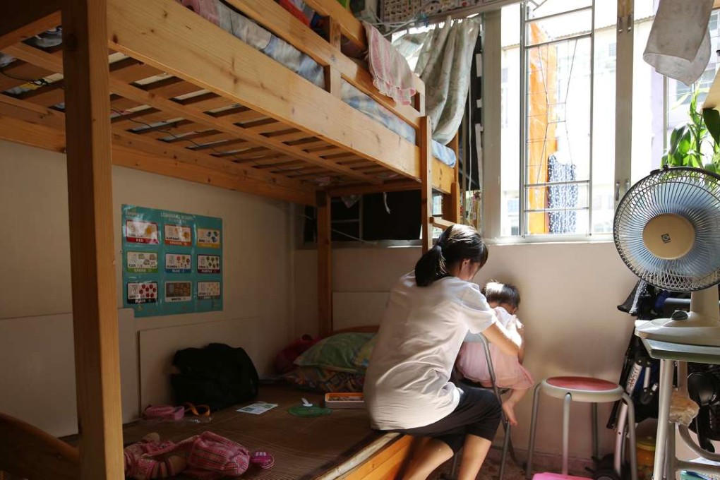 Almost 200,000 people lived in subdivided flats last year, according to the Census and Statistics Department. Photo: Edward Wong