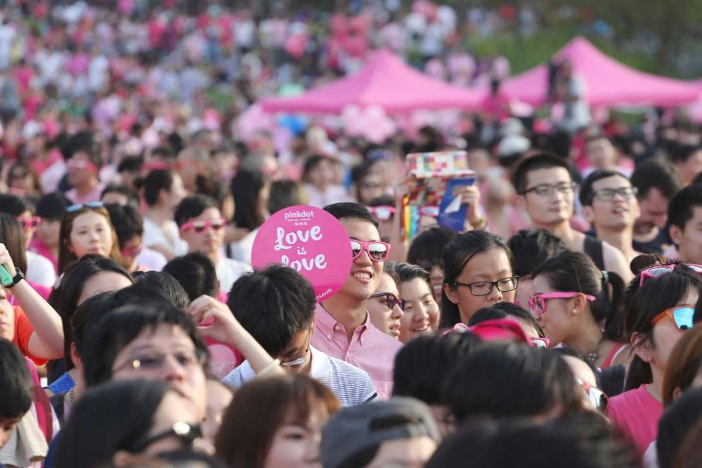 Families, friends, and colleagues of LGBT enjoy a day out at outdoor event Pink Dot Hong Kong 2015, at Tamar Park, Admiralty. Photo: Felix Wong