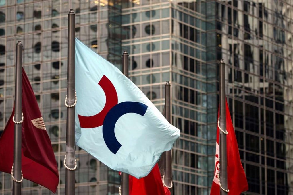 Outside the stock market in Hong Kong. Last week buying was high for the third straight week while selling among directors was high for the second straight week. Photo: EPA