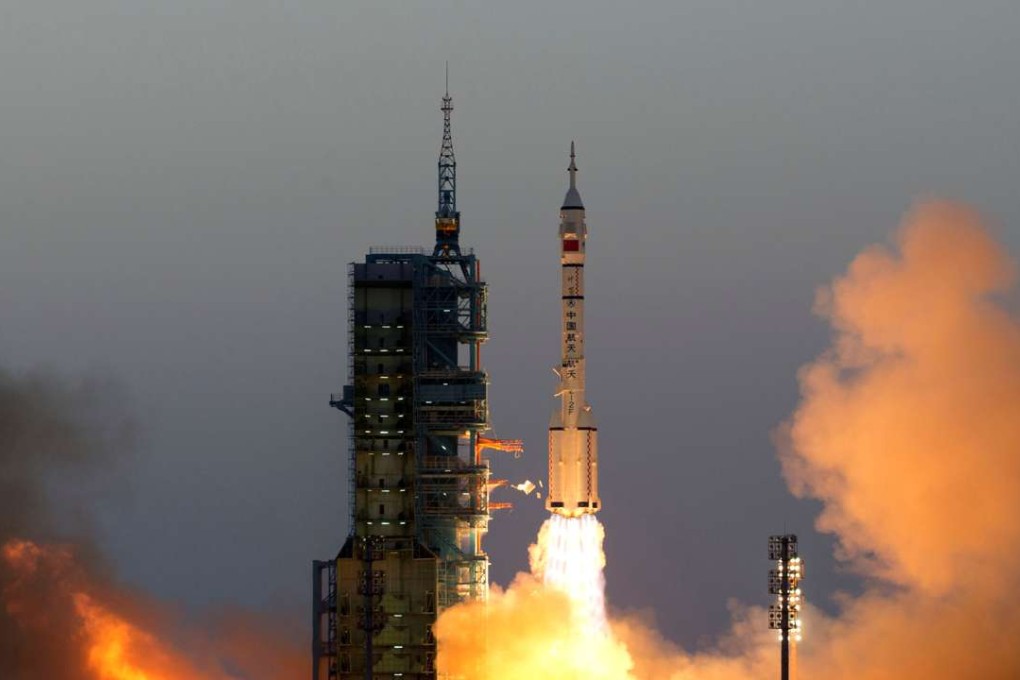 The Shenzhou-11 manned spacecraft blasts off from the launchpad at Jiuquan. Photo: Reuters
