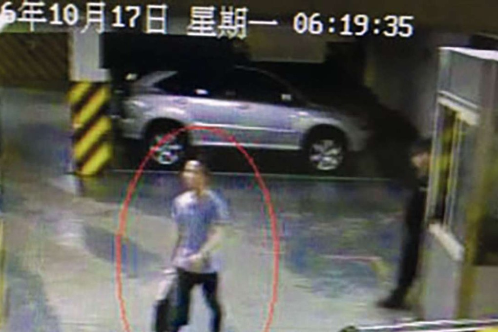 The thief pictured on surveillance footage in the car park in Hangzhou. Photo: Zjnews.china.com