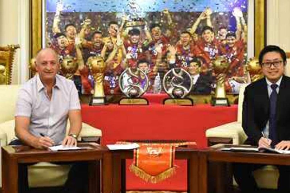 Scolari signs new deal. Photo: Guangzhou Evergrande