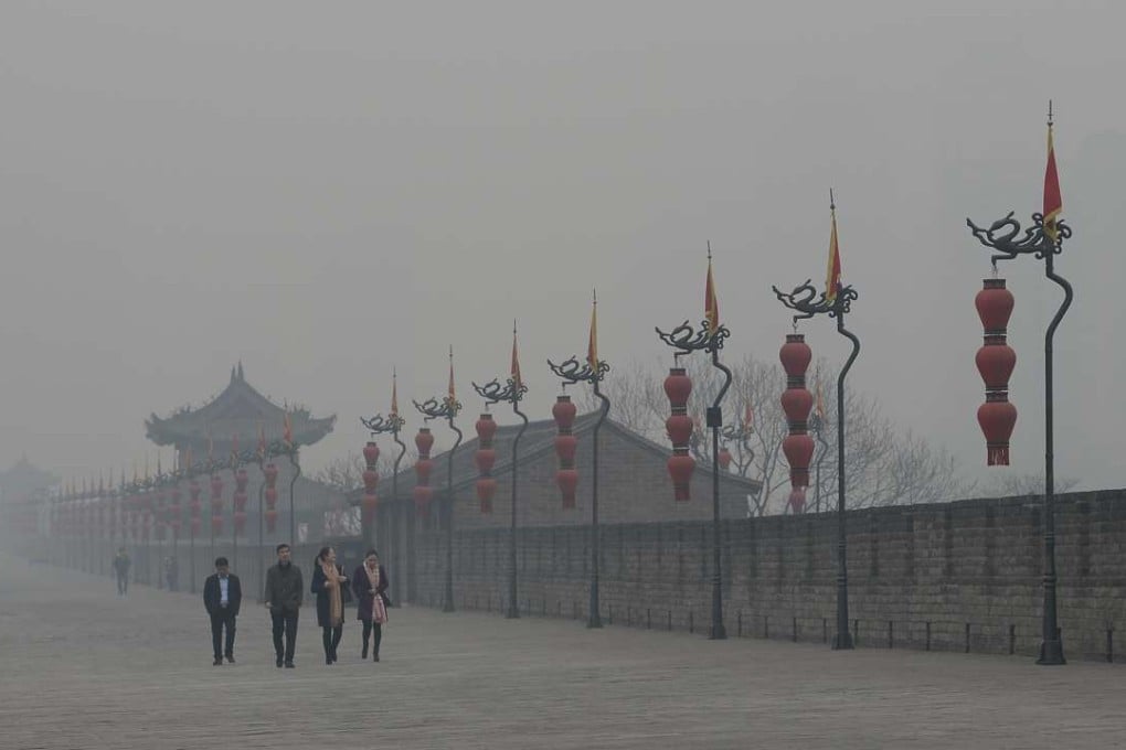 A picture taken last year of thick smog in Xian. Photo: Xinhua