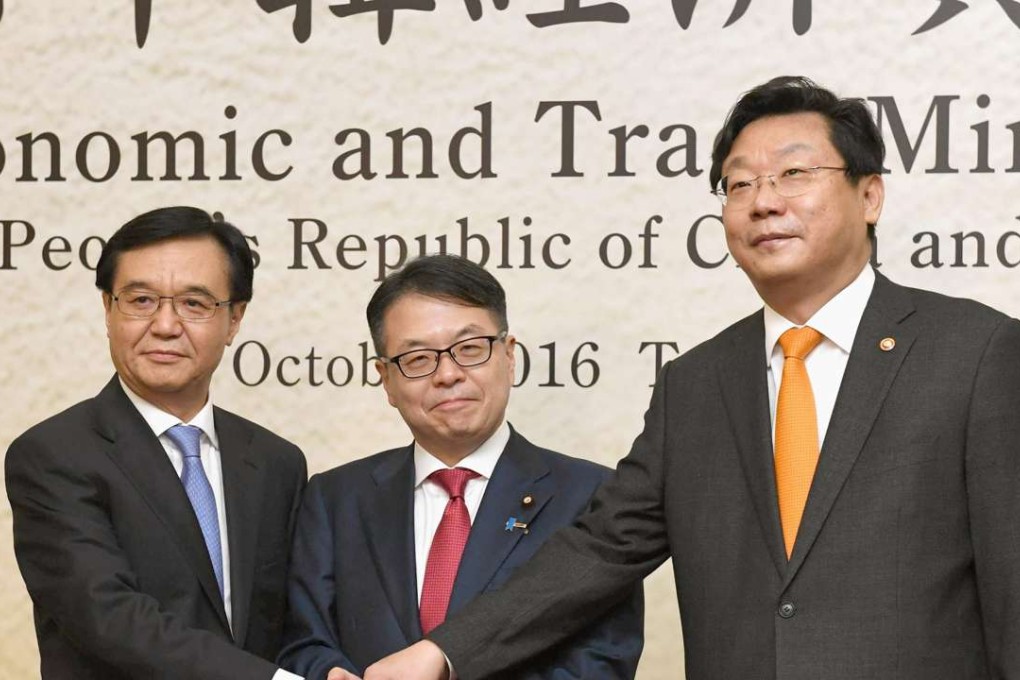 China, Japan and South Korea pledge to promote talks on free trade and ...