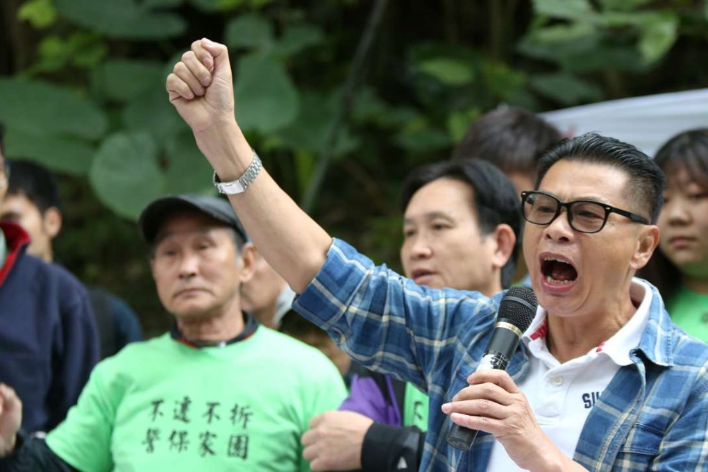 Villagers blocked the village entrance so government officials could not enter. Photo: Xiaomei Chen