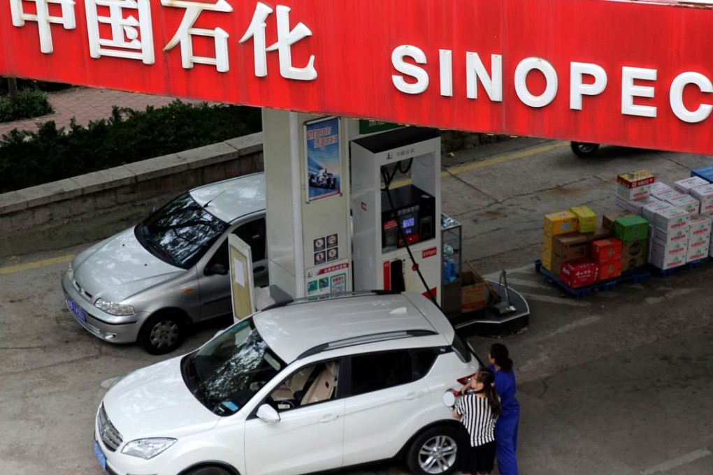 Oil companies were the worst performers in morning trade after crude prices fell, with PetroChina down 1.52 per cent to HK$5.19 and Sinopec falling 1.81 per cent to HK$5.42. Photo: Reuters