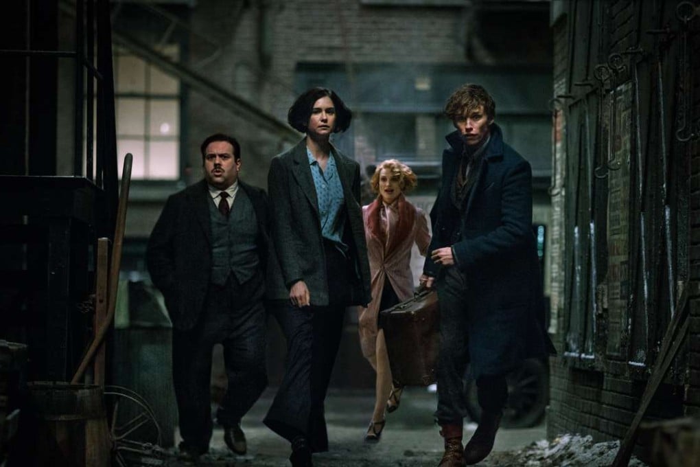Dan Fogler, Katherine Waterston, Alison Sudol and Eddie Redmayne in Fantastic Beasts and Where to Find Them (category IIA), directed by David Yates.