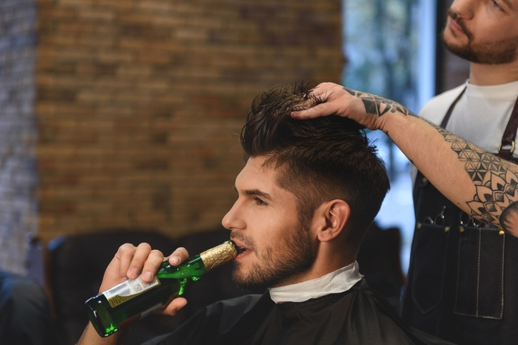 Starting in January, businesses such as barber shops, salons and stores will be able to apply for liquor licences. Photo: Shutterstock/Olena Yakobchuk
