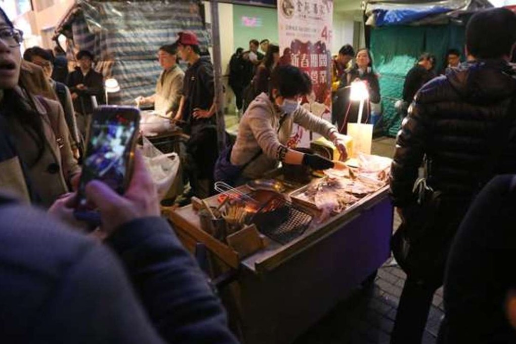 Street hawkers in Mong Kok. Photo: Nora Tam